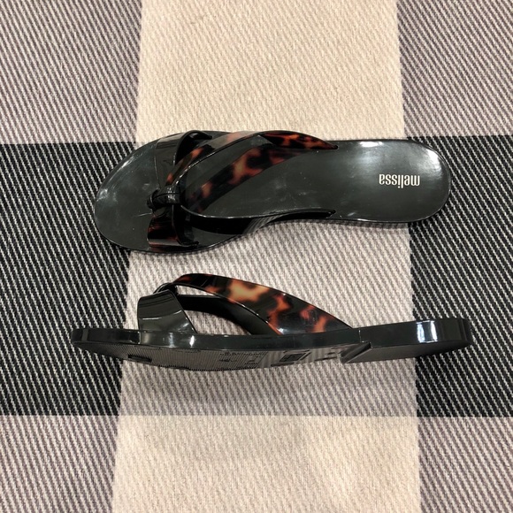 Melissa Tortoise Cross Band Flip Flops 10 New - Picture 2 of 3